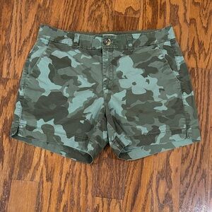 Women's, Old Navy, Camouflage Mid Rise Everyday Shorts, Size 8